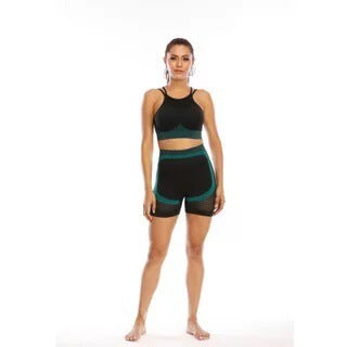 Two-piece yoga set for women, polyester fabric, gym clothes model.